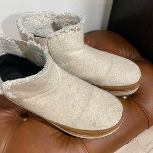 Merrell “Juno” pull on in Camel, size 10.